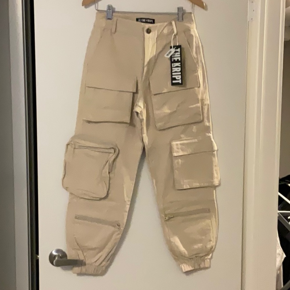 Women’s multi pocket cargos